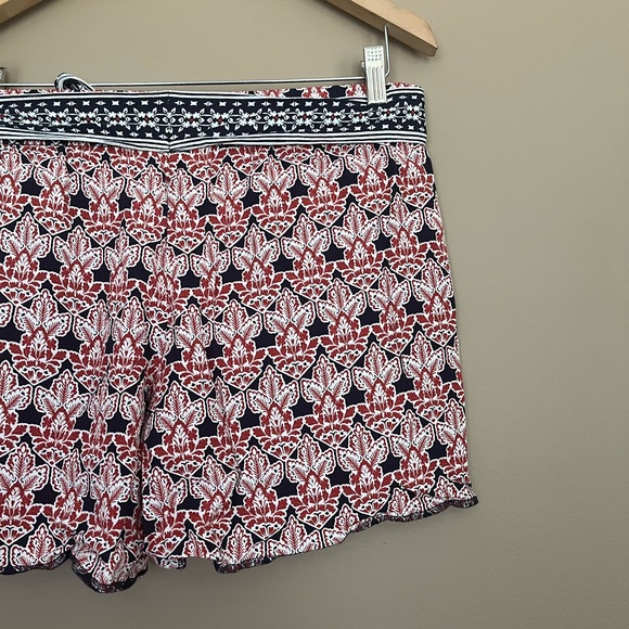 {LOFT} Floral Pull-On Shorts with Tie Waist - Womens 6 - Picture 6 of 10